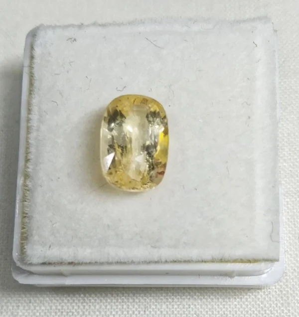 Yellow Sapphire (Pukhraj)
