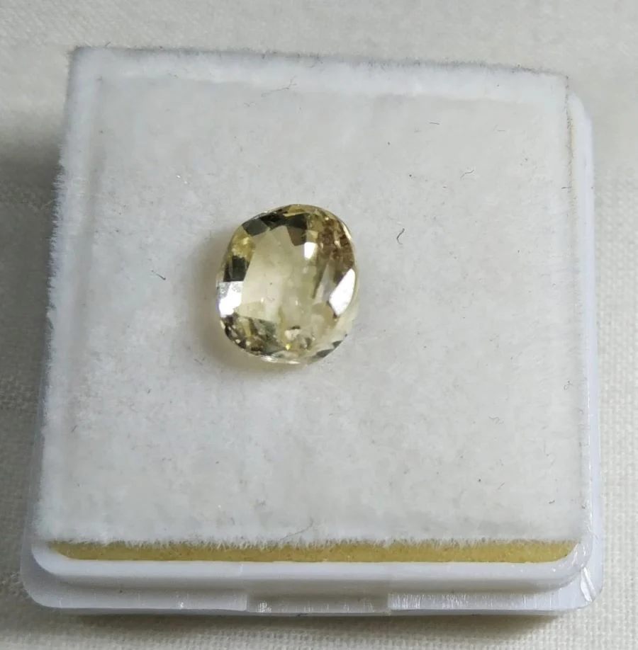 Yellow Sapphire (Pukhraj)